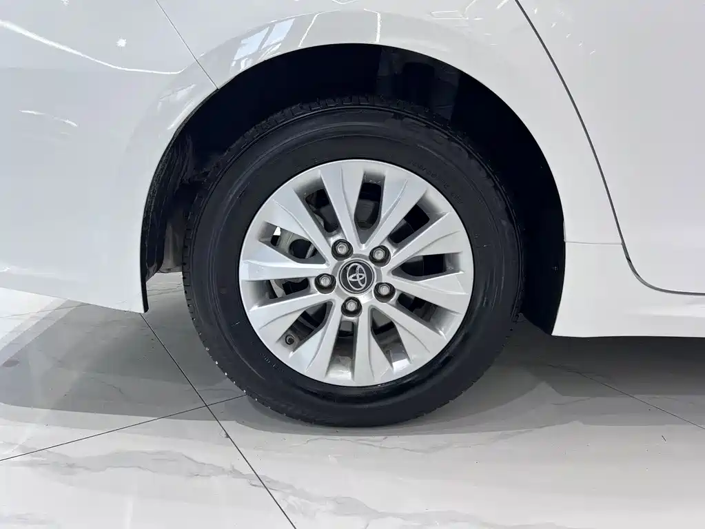 Toyota Corolla 2022 — фото 17