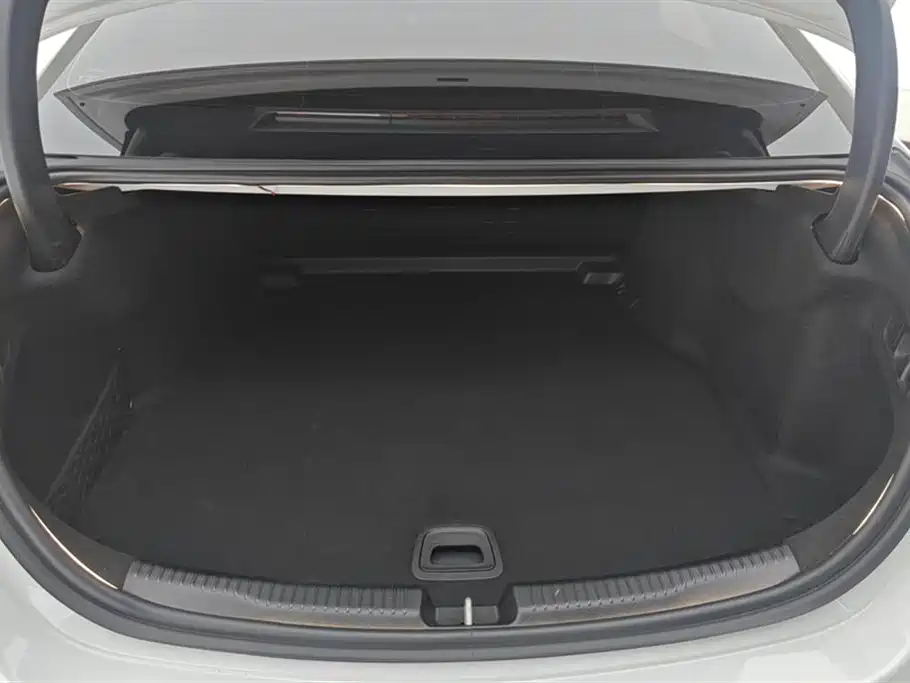 Mercedes-Benz C-Class 2023 — фото 4