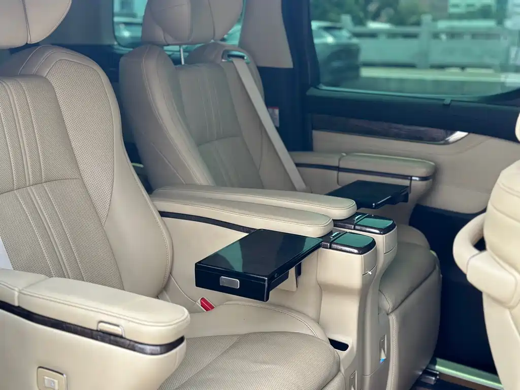 Toyota Vellfire 2021 — фото 10