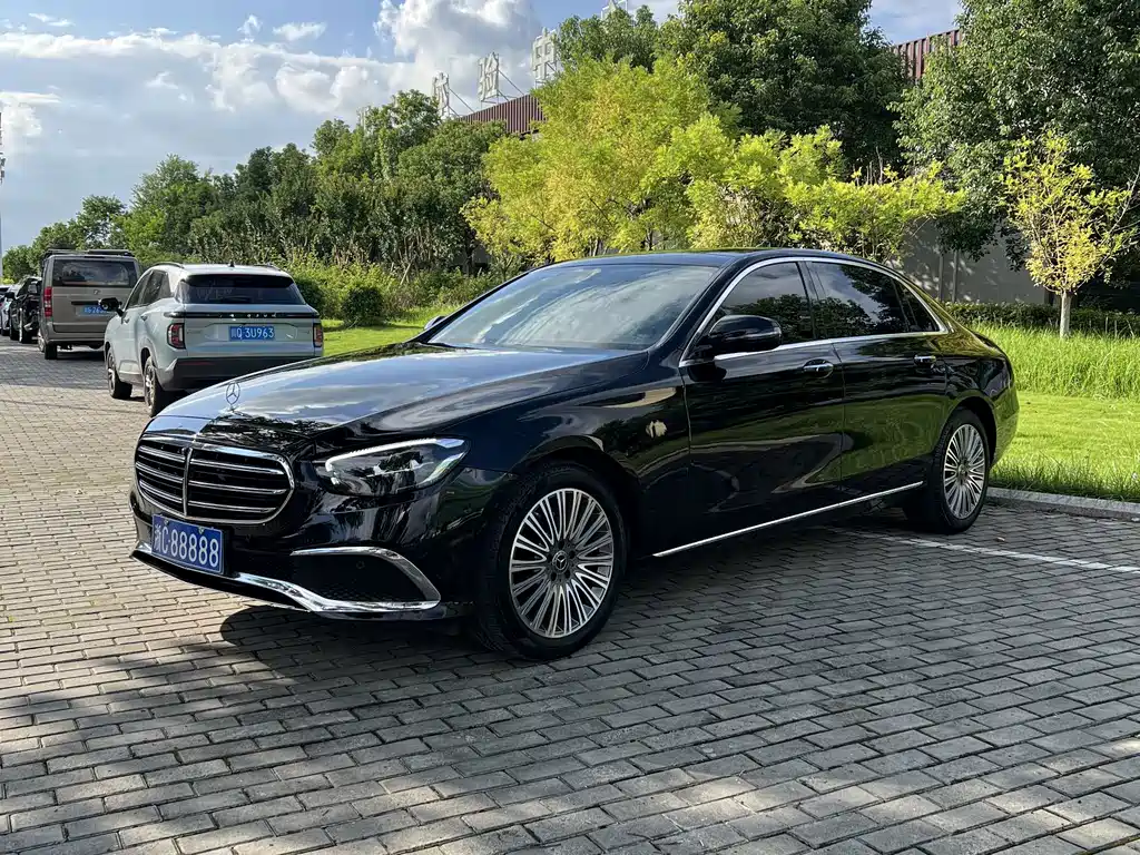 Mercedes-Benz E-Class 2023 — фото 1