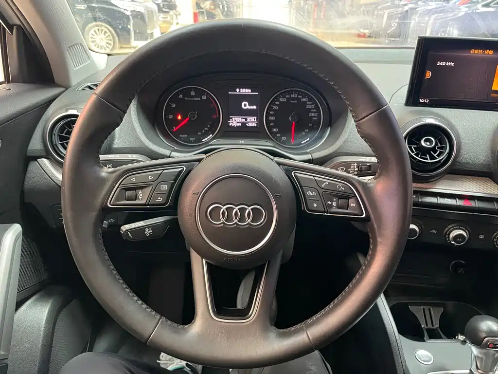 Audi Q2L 2020 — фото 16