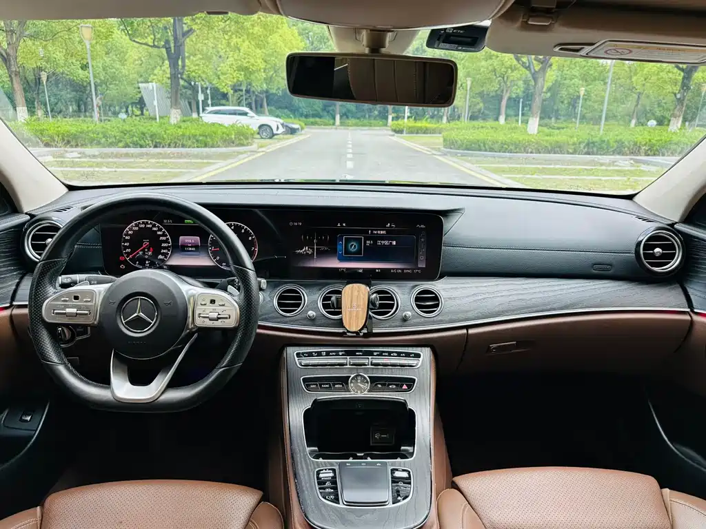 Mercedes-Benz E-Class 2020 — фото 8