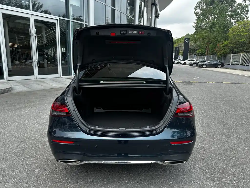 Mercedes-Benz E-Class 2023 — фото 13