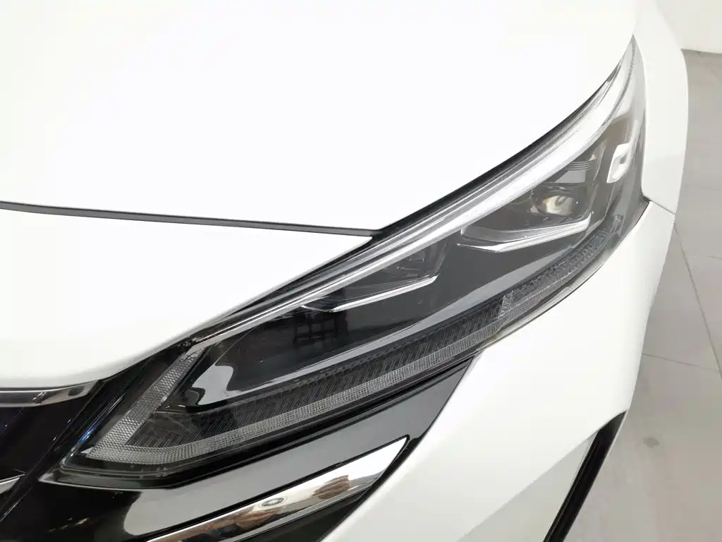 Nissan Teana 2024