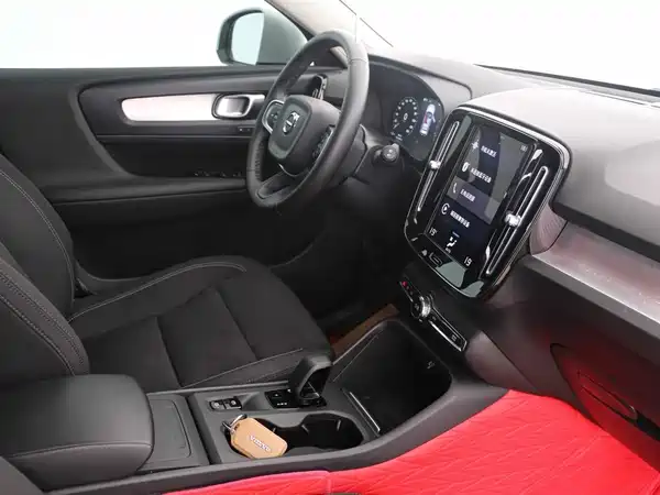 Volvo XC40 2021