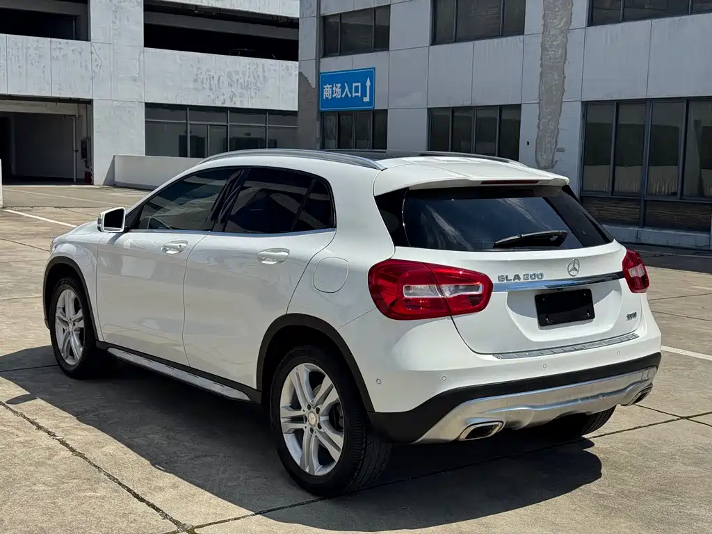 Mercedes-Benz GLA 2016 — фото 18