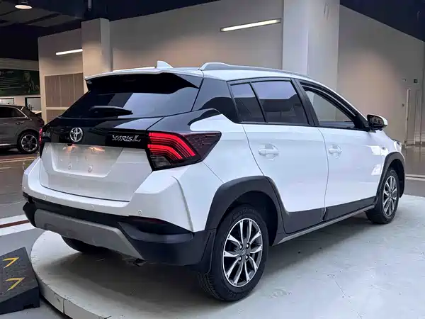 Toyota Yaris L 2022