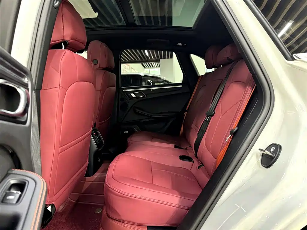 Porsche Macan 2023 — фото 12