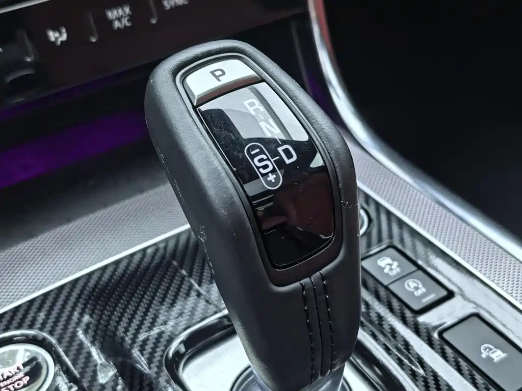 Jaguar XEL 2022 — фото 10