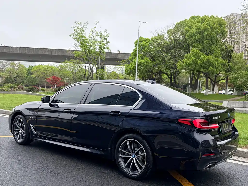 BMW 5 Series New Energy 2023 — фото 5