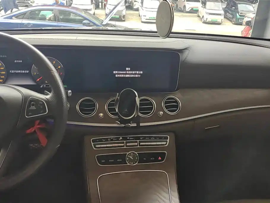Mercedes-Benz E-Class 2017 — фото 13