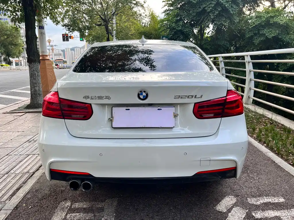 BMW 3 Series 2019 — фото 9