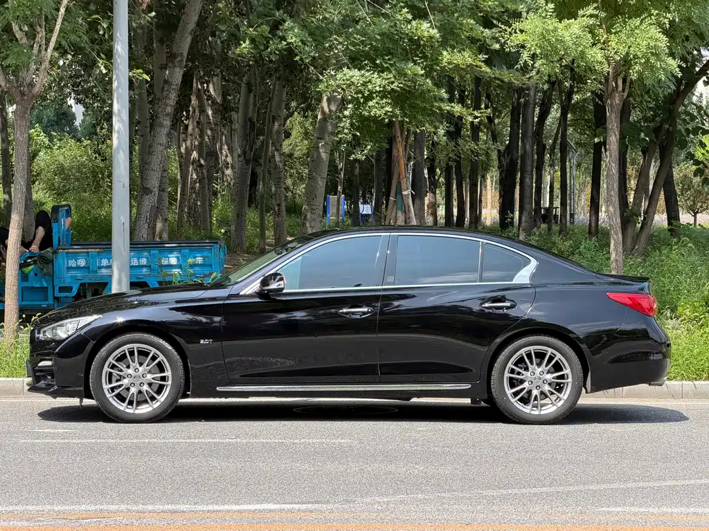 Infiniti Q50L 2017 — фото 3