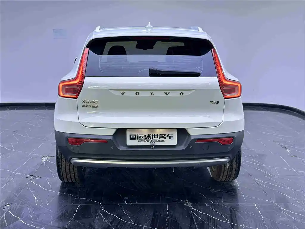 Volvo XC40 2022 — фото 5