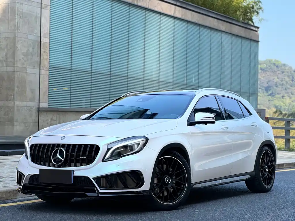 Mercedes-Benz GLA AMG 2016