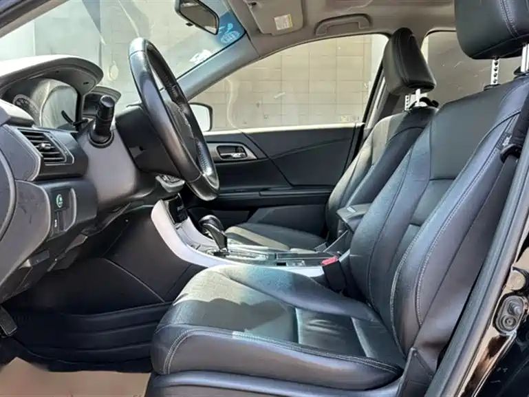 Honda Accord 2016 — фото 20