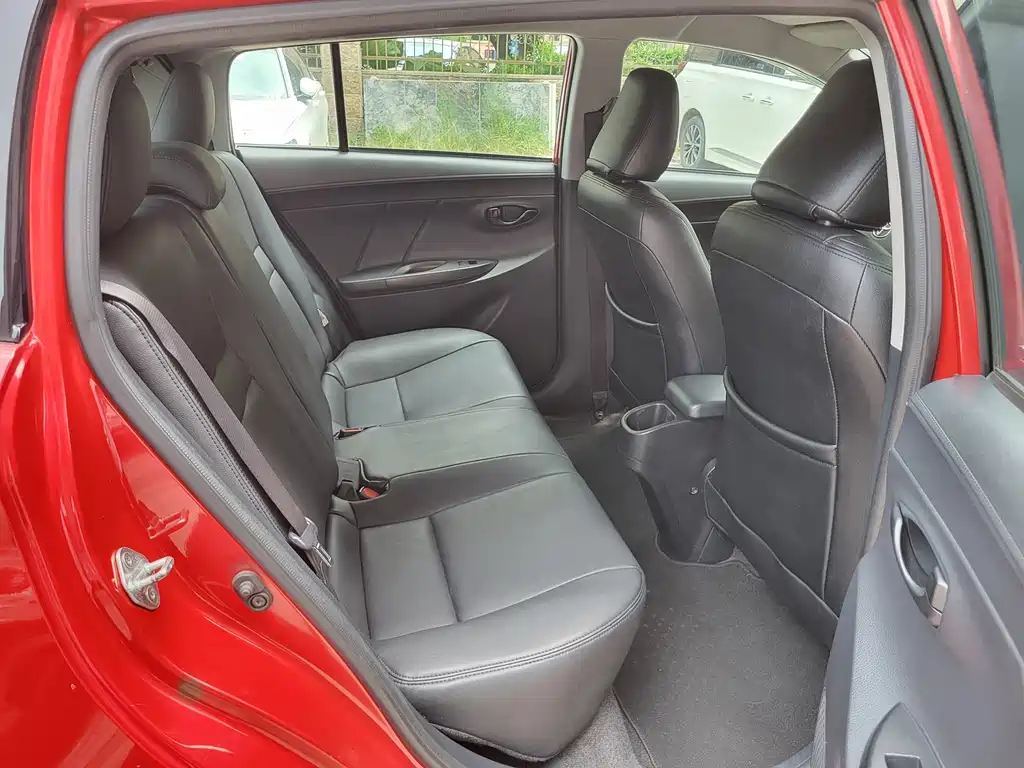 Toyota Yaris L 2016 — фото 17