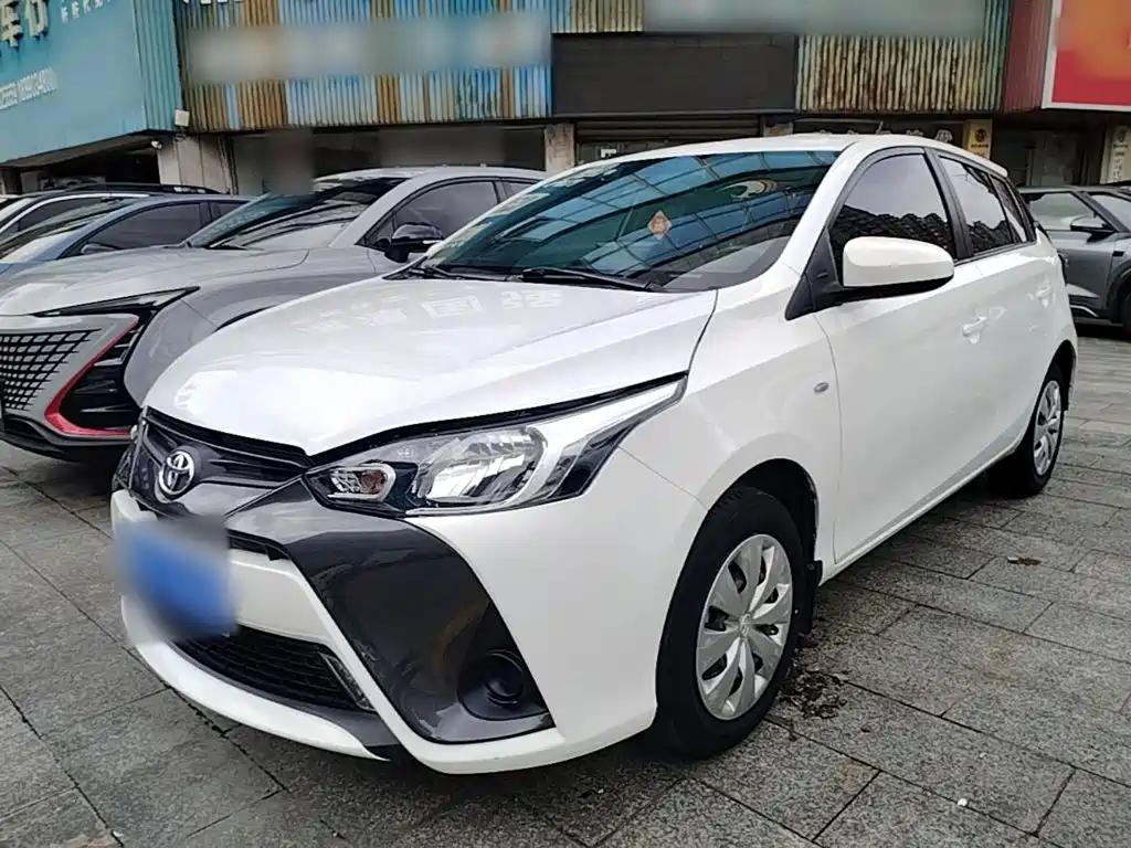 Toyota Yaris L 2021