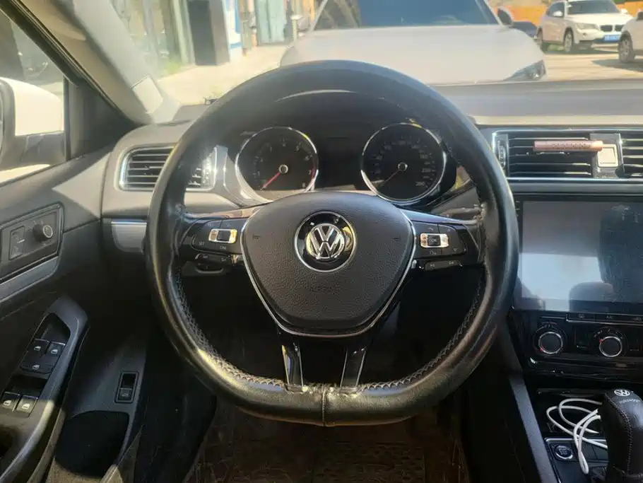 Volkswagen Sagitar 2018 — фото 15