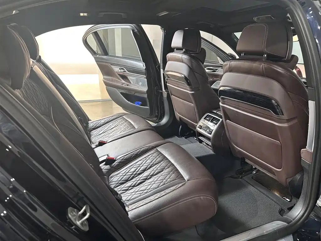 BMW 7 Series 2022 — фото 14