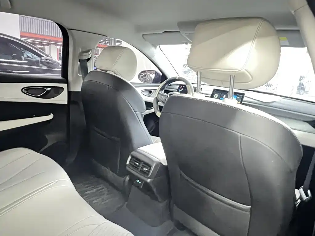 BYD Seal 05 DM-i 2025 — фото 5