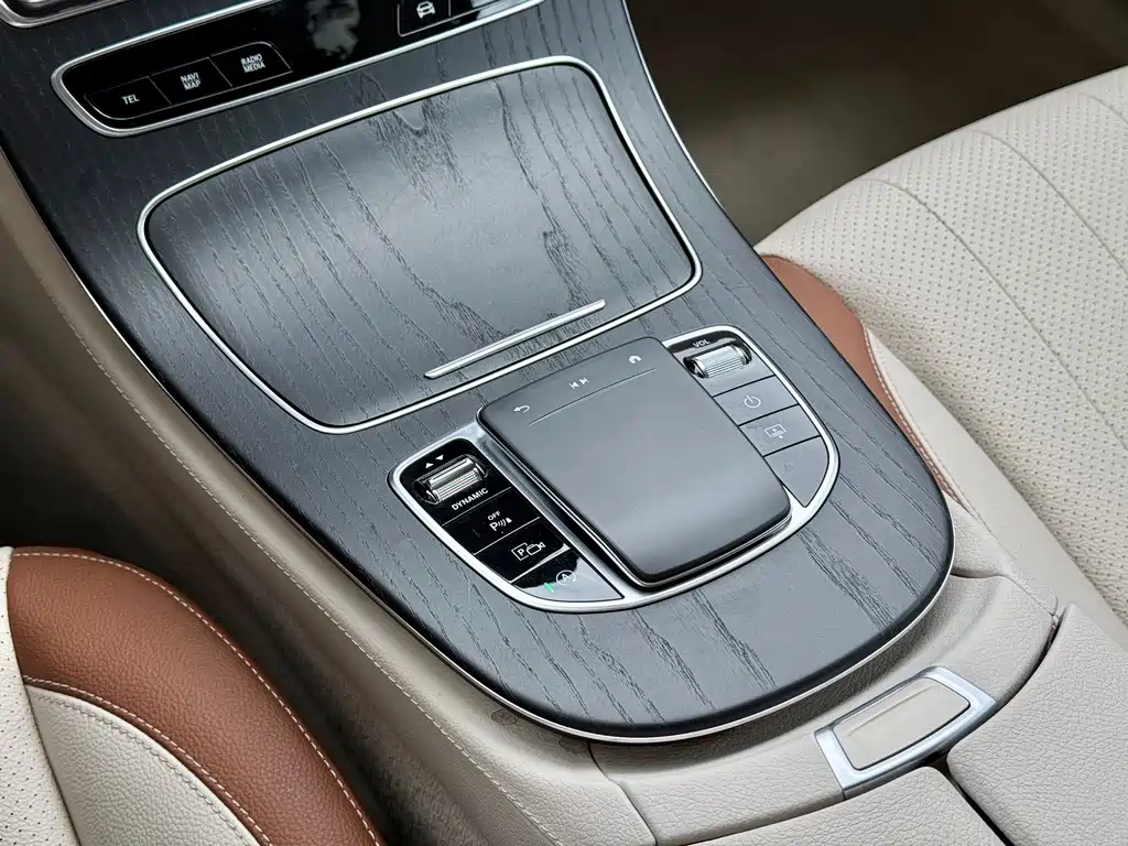 Mercedes-Benz E-Class 2023 — фото 14