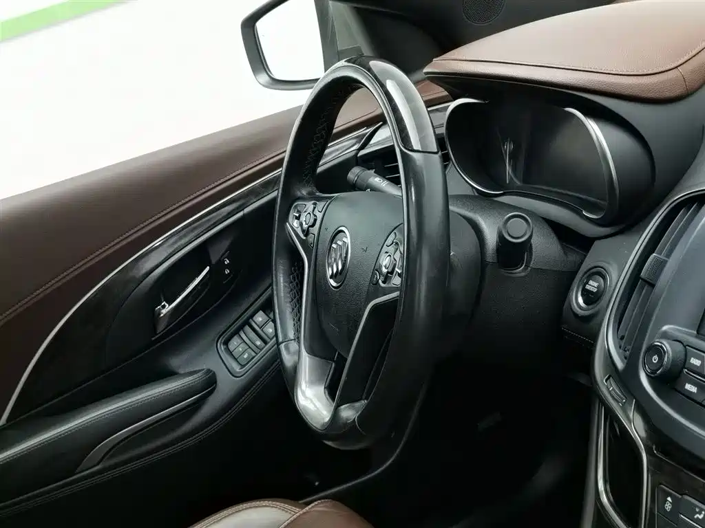 Buick LaCrosse 2016 — фото 22