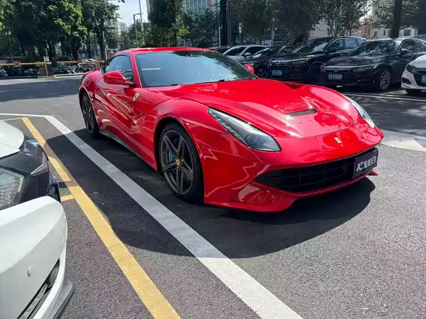 Ferrari F12berlinetta 2014