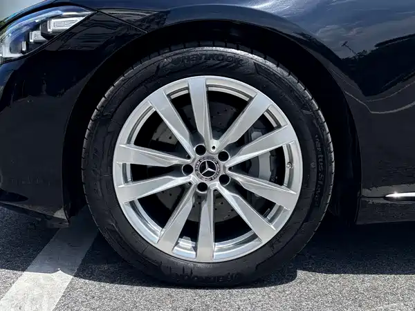 Mercedes-Benz S-Class 2024