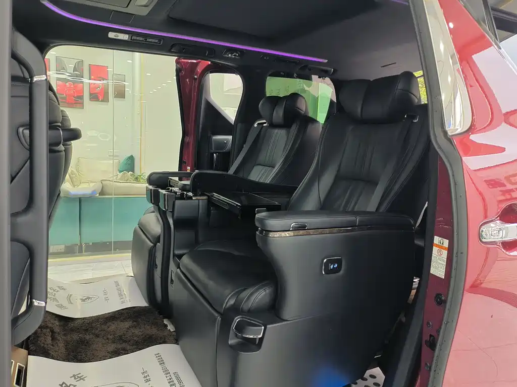Toyota Alphard 2020 — фото 6
