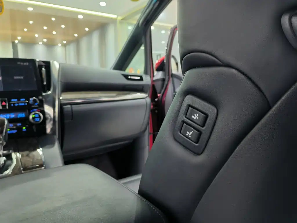 Toyota Alphard 2020 — фото 15