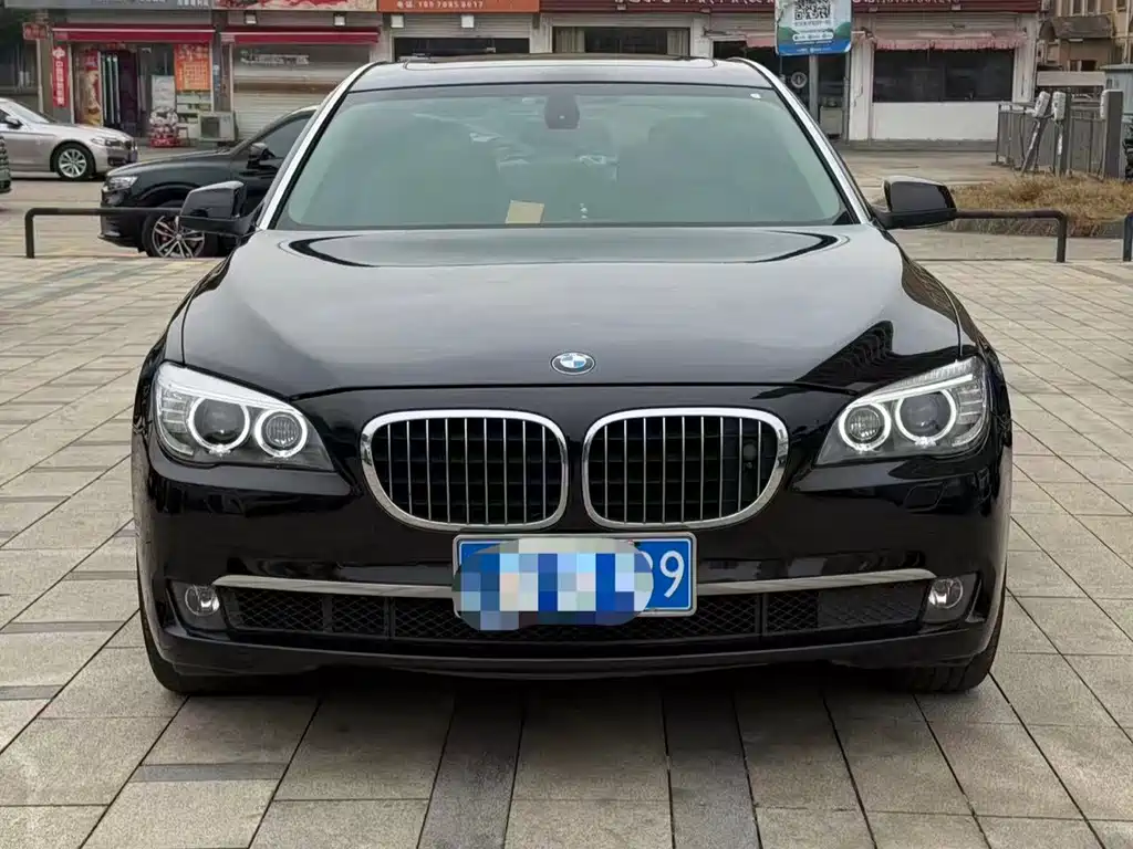 BMW 7 Series 2012 — фото 2
