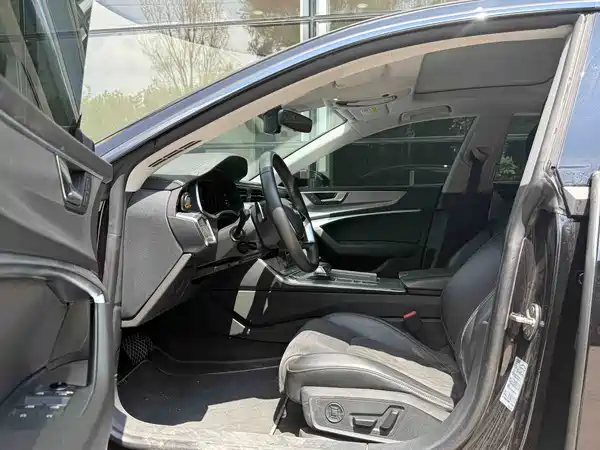 Audi A7L 2024