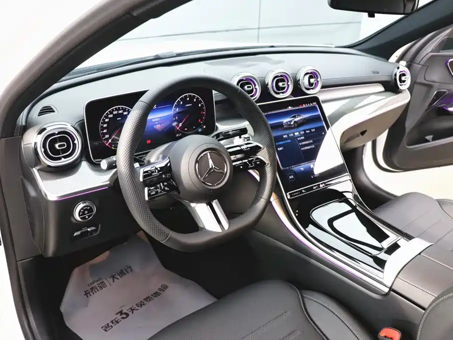 Mercedes-Benz C-Class 2025 — фото 13