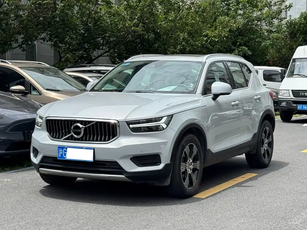 Volvo XC40 2019 — фото 1