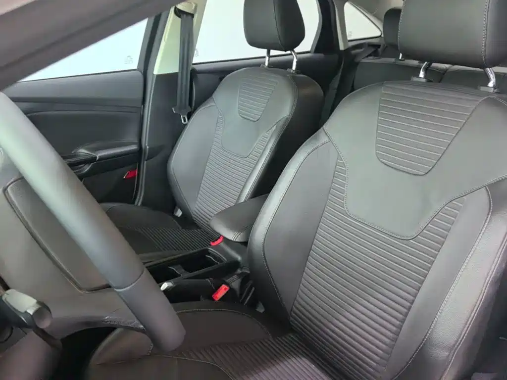 Ford Focus 2016 — фото 15