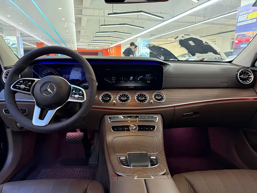 Mercedes-Benz E-Class 2020 — фото 9