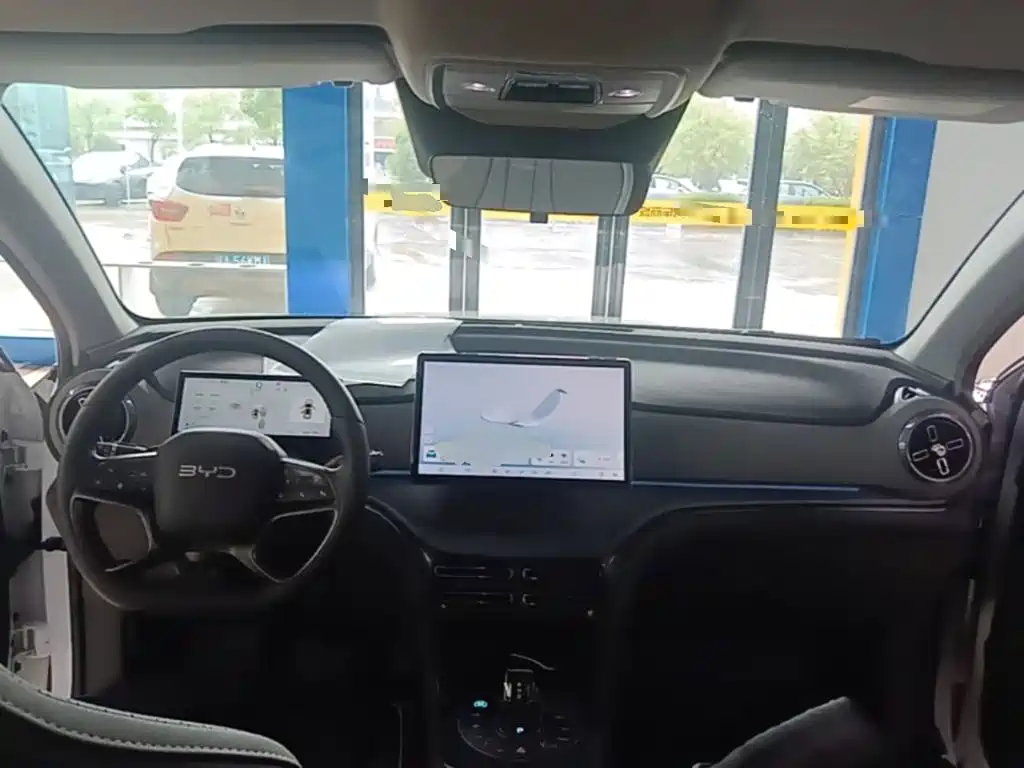 BYD Seal 05 DM-i 2025 — фото 10