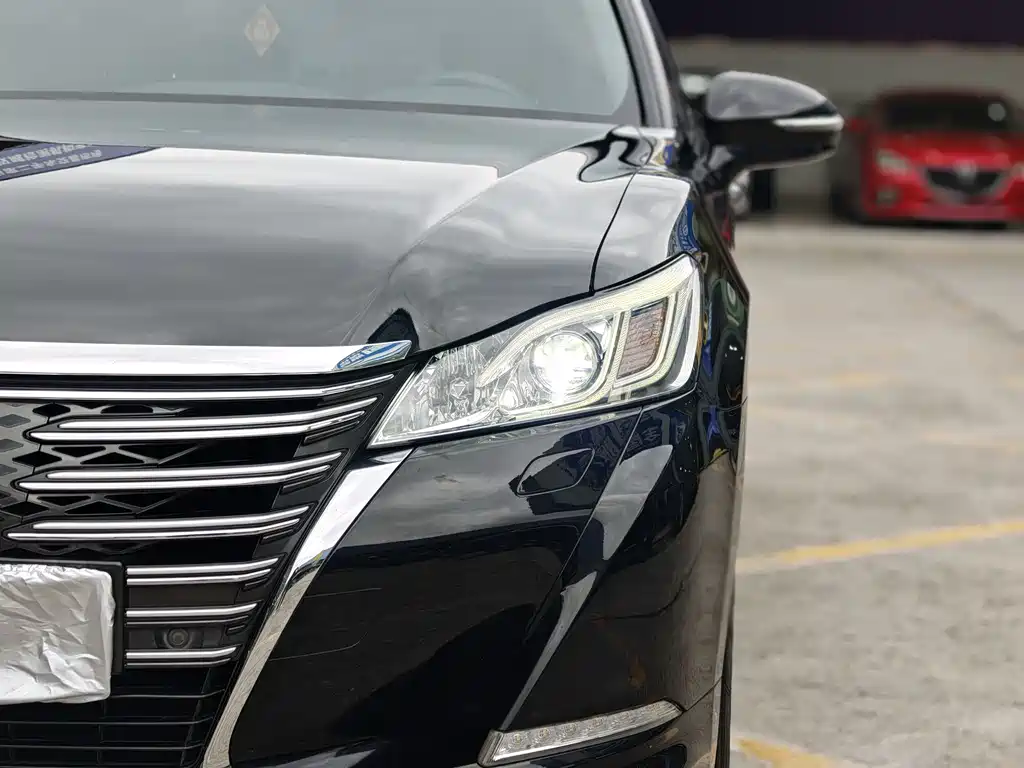 Toyota Crown 2015 — фото 19