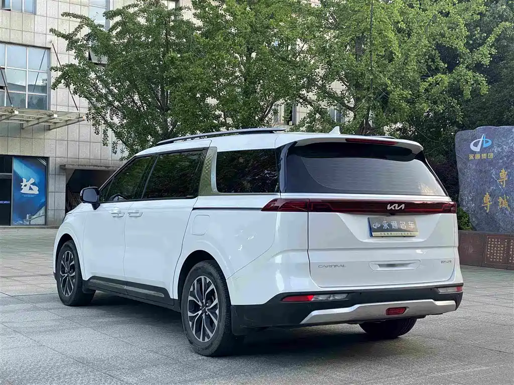 Kia Carnival 2023 — фото 15
