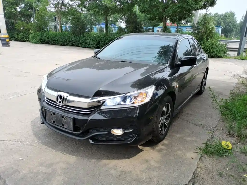 Honda Accord 2018 — фото 1