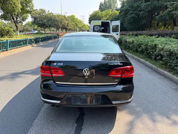 Volkswagen Magotan 2015