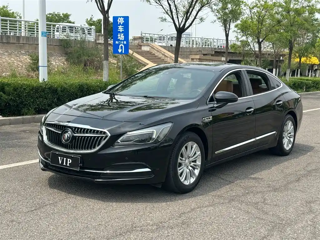 Buick LaCrosse 2019 — фото 1