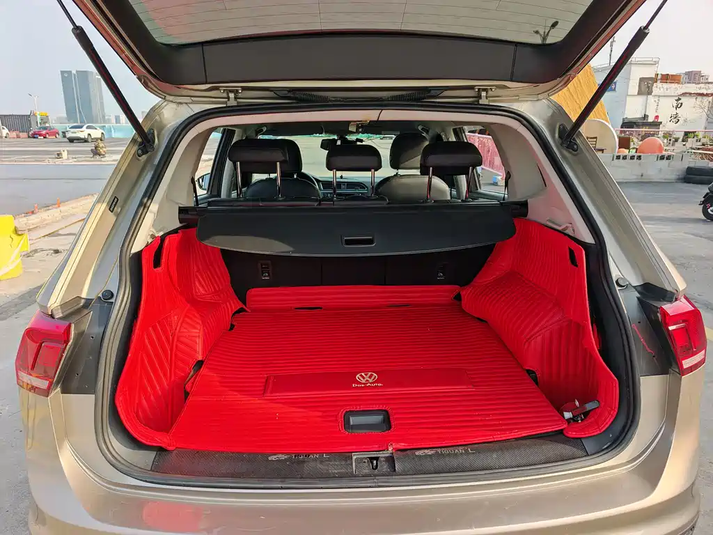 Volkswagen Tiguan L 2018 — фото 8