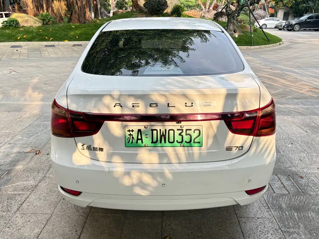 Dongfeng E70 2021