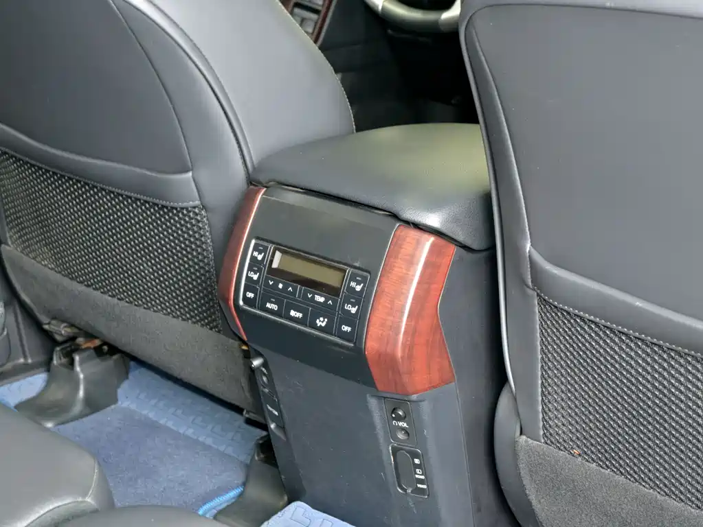 Toyota Prado 2016 — фото 25