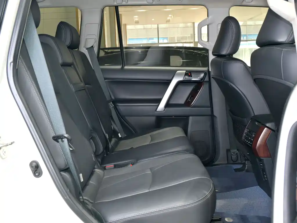 Toyota Prado 2016 — фото 13