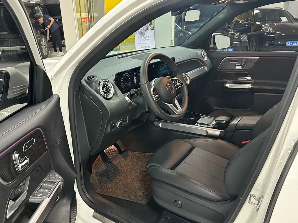 Mercedes-Benz GLB 2023
