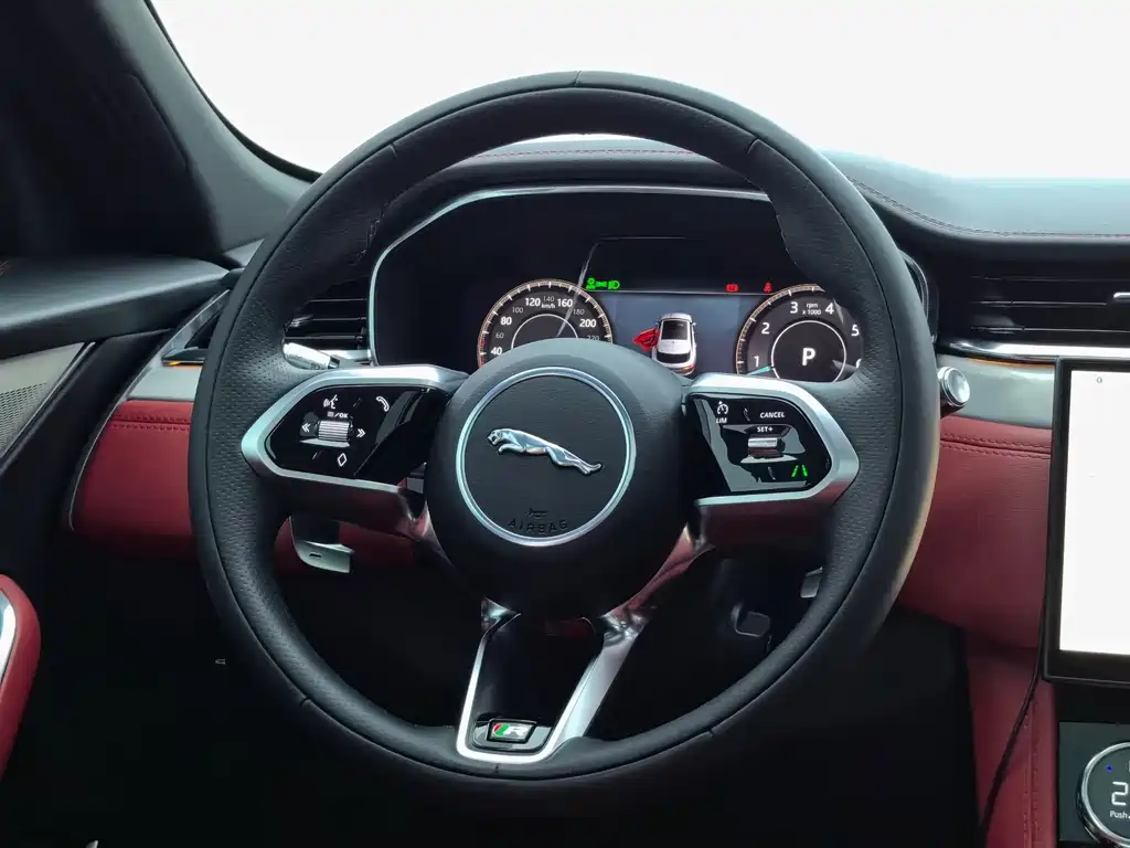 Jaguar F-PACE 2021 — фото 14