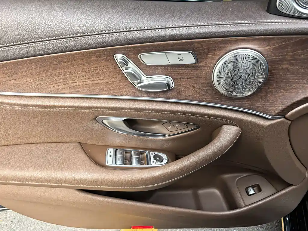 Mercedes-Benz E-Class 2020 — фото 9